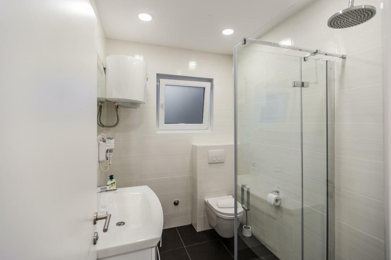 Apartmani Kristijan ซริกเวนิซา ภายนอก รูปภาพ