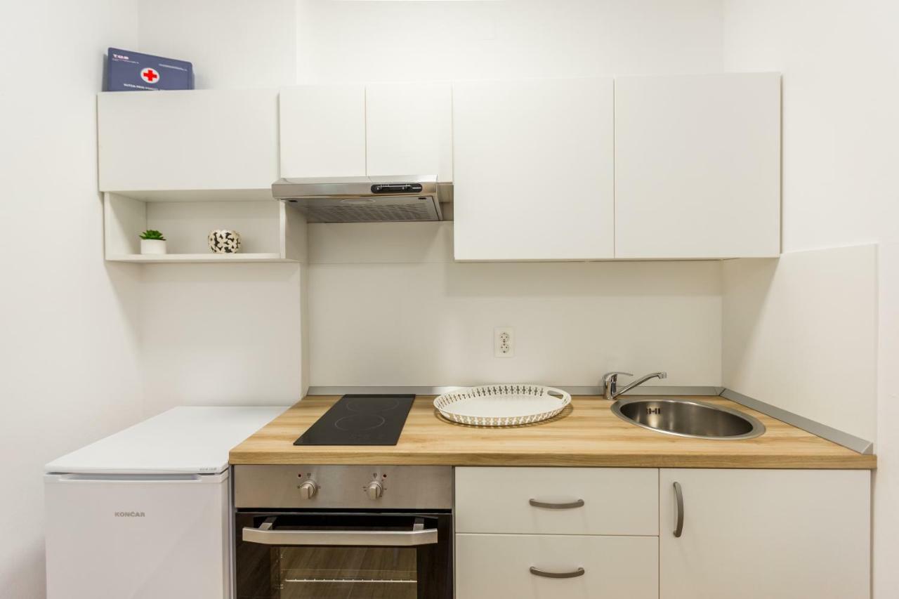 Apartmani Kristijan ซริกเวนิซา ภายนอก รูปภาพ