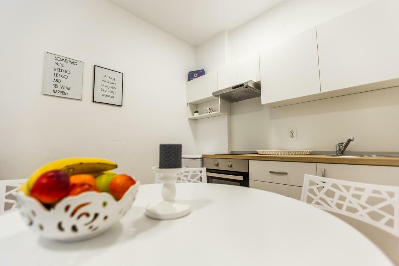 Apartmani Kristijan ซริกเวนิซา ภายนอก รูปภาพ