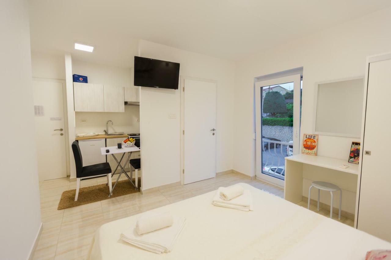 Apartmani Kristijan ซริกเวนิซา ภายนอก รูปภาพ