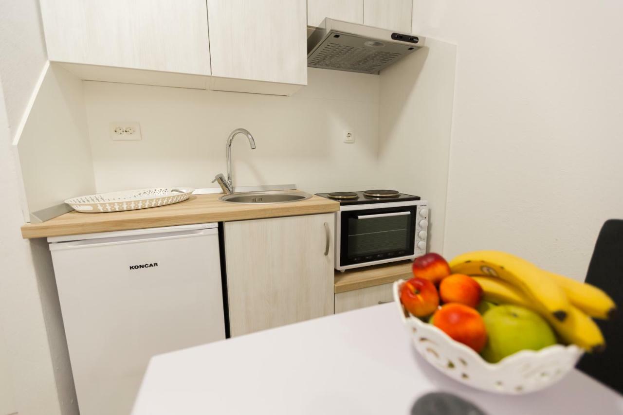 Apartmani Kristijan ซริกเวนิซา ภายนอก รูปภาพ