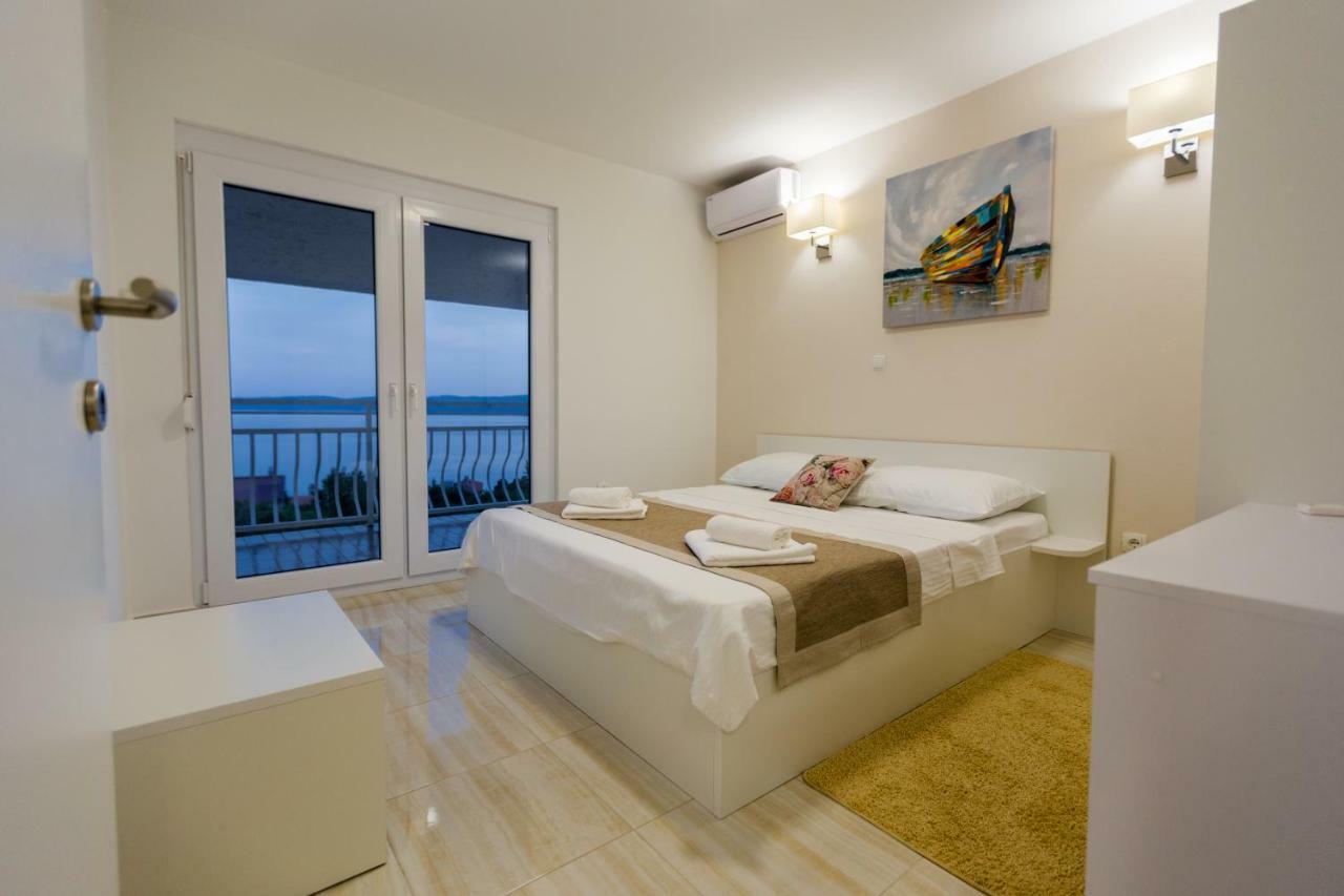 Apartmani Kristijan ซริกเวนิซา ภายนอก รูปภาพ